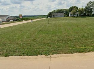 829 Main St S, Center Point, IA