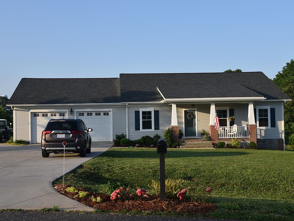 1st image of 127 Four Winds Dr