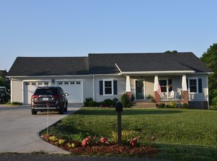 127 Four Winds Dr, Statesville, NC 28625
