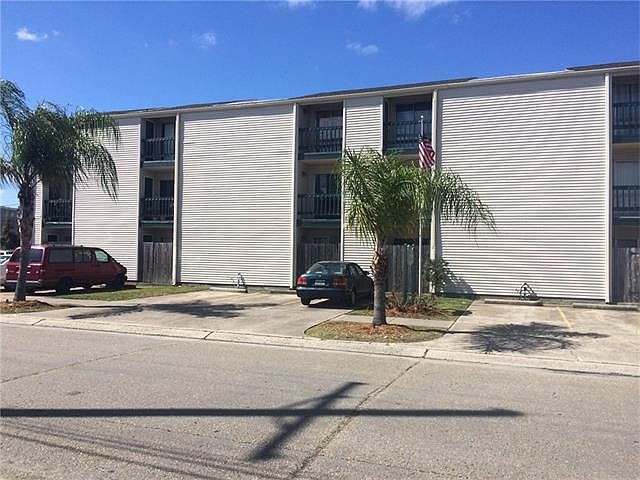 1st image of 2330 Edenborn Ave
