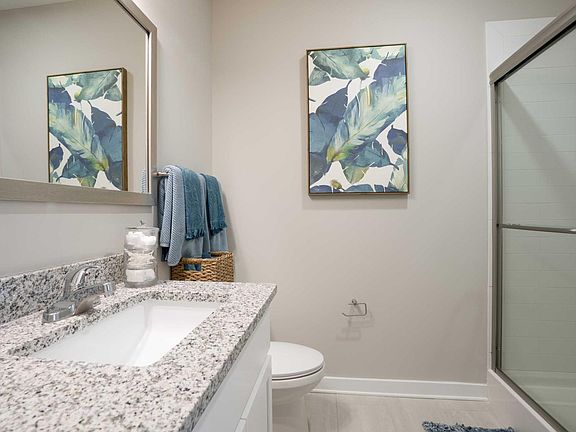 5th image of 1113 13th St #4B-4Ba-1875Sqft