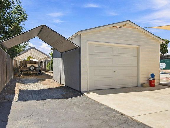 3rd image of 2720 Palm Ln