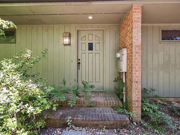 2nd image of 129 Forest Park Dr