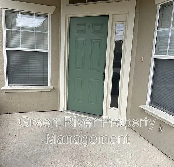 2120D Stone Creek Dr — Photo 2