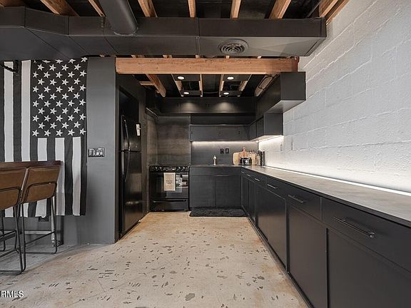 5th image of 1123 E MARYLAND Avenue #5