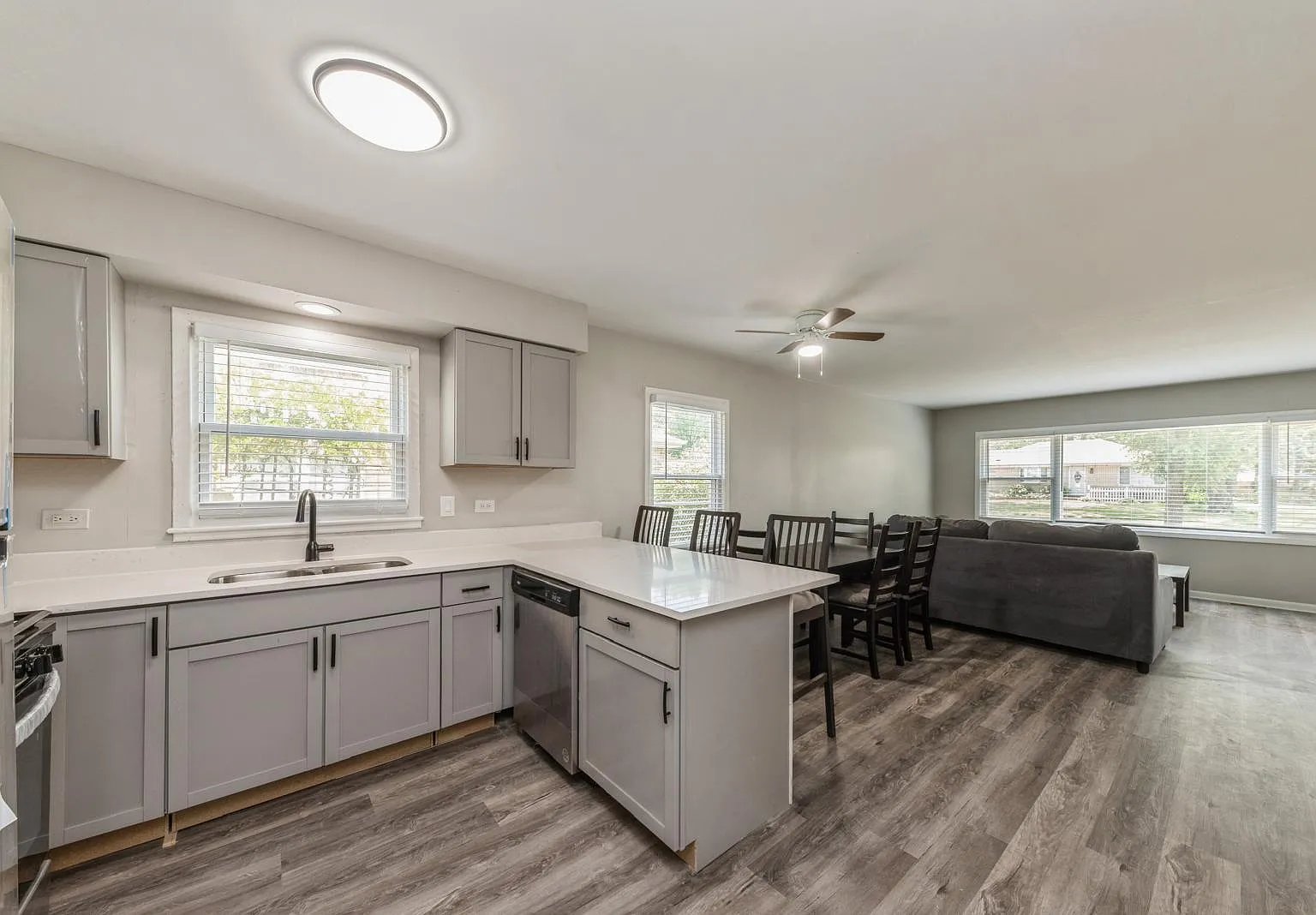 3 bed, 1800 sqft, $1,900 — Photo 3