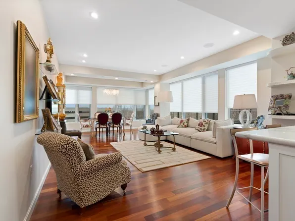 10 Nouvelle Way Unit S613, Natick, MA 01760