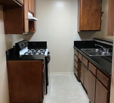 3rd image of 5000 Echo St APT 9