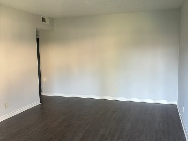 El Cortez Apartments — Photo 31