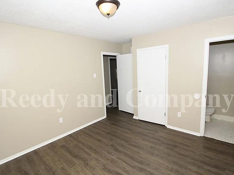 4557 Spring Valley Dr — Photo 10