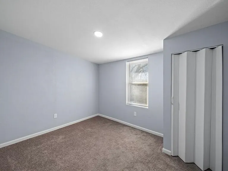 1515 S Home Ave — Photo 7