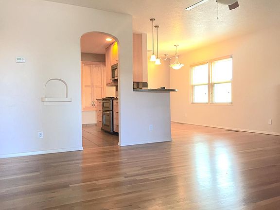 4th image of 1012 Vassar Dr NE