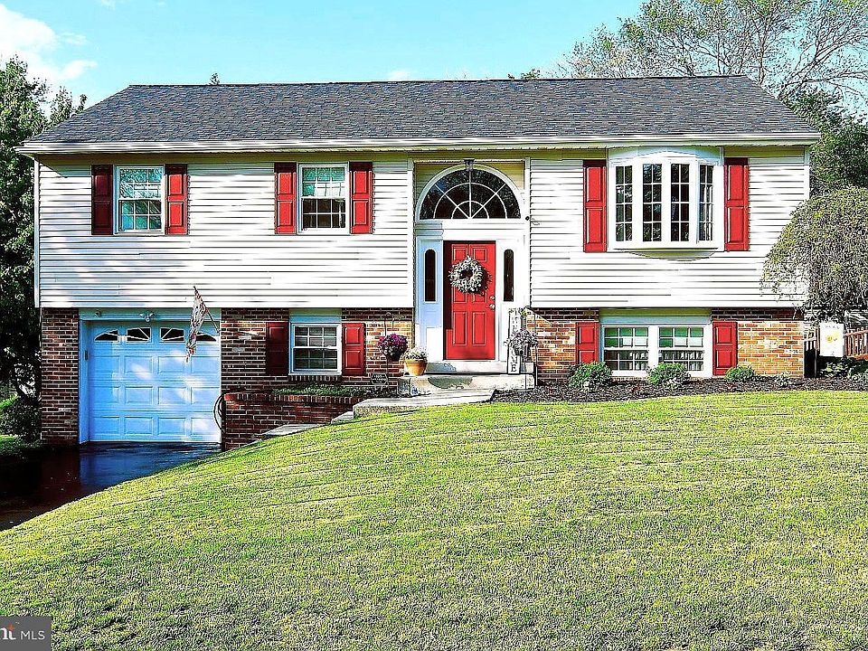 1st image of 10 Red Cloud Cir
