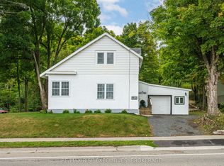 425 King St W, Gananoque, ON K7G2G8