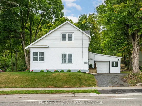 425 King St W, Gananoque, ON K7G 2G8