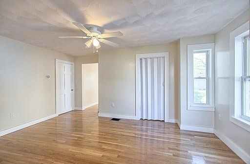 5th image of 16 Lowell Street Ct