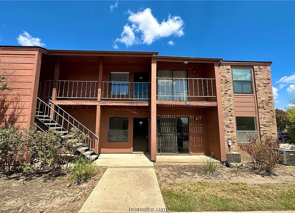 1st image of 904 University Dr #133