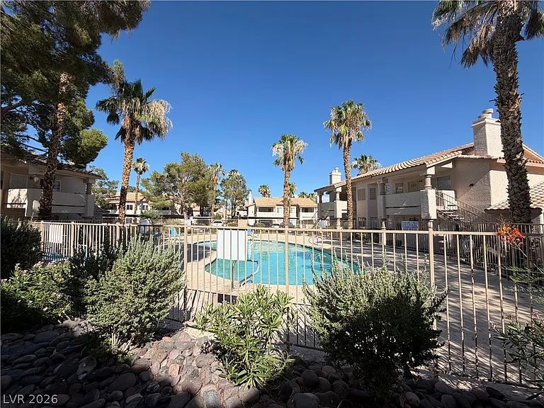 920 Rockview Dr #101 — Photo 21