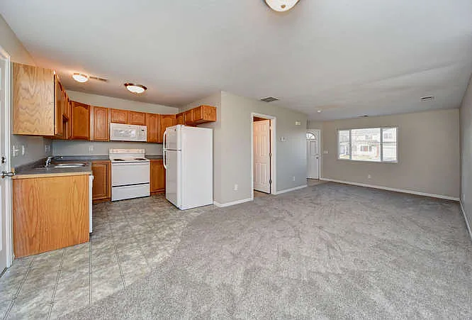 3380 Saratoga St #F — Photo 8
