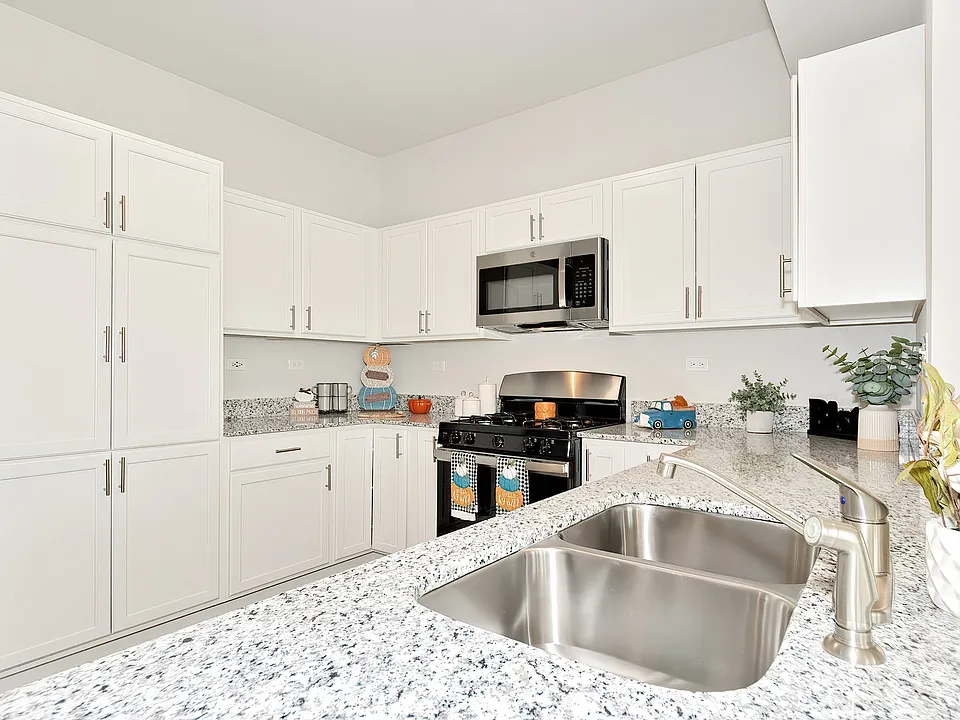 Modern Kitchen Elegance