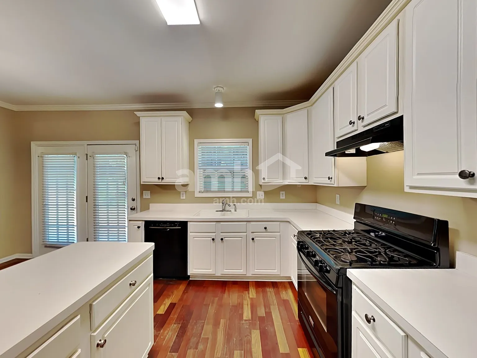 4 bed, 2.5 bath, 2891 sqft, $2,675 — Photo 3
