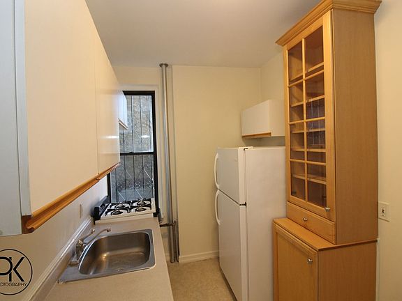 5th image of 536 Graham Ave #4A
