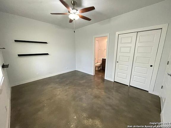 4th image of 1138 N Olive St