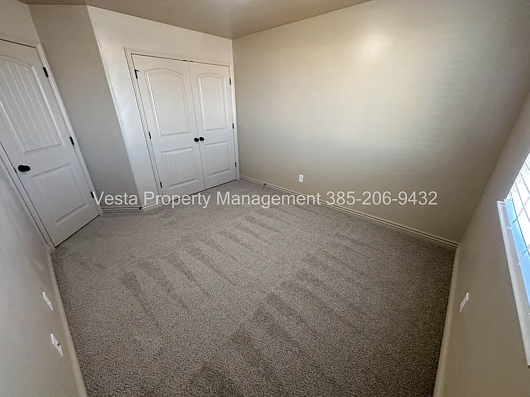1933 N 325 W — Photo 18
