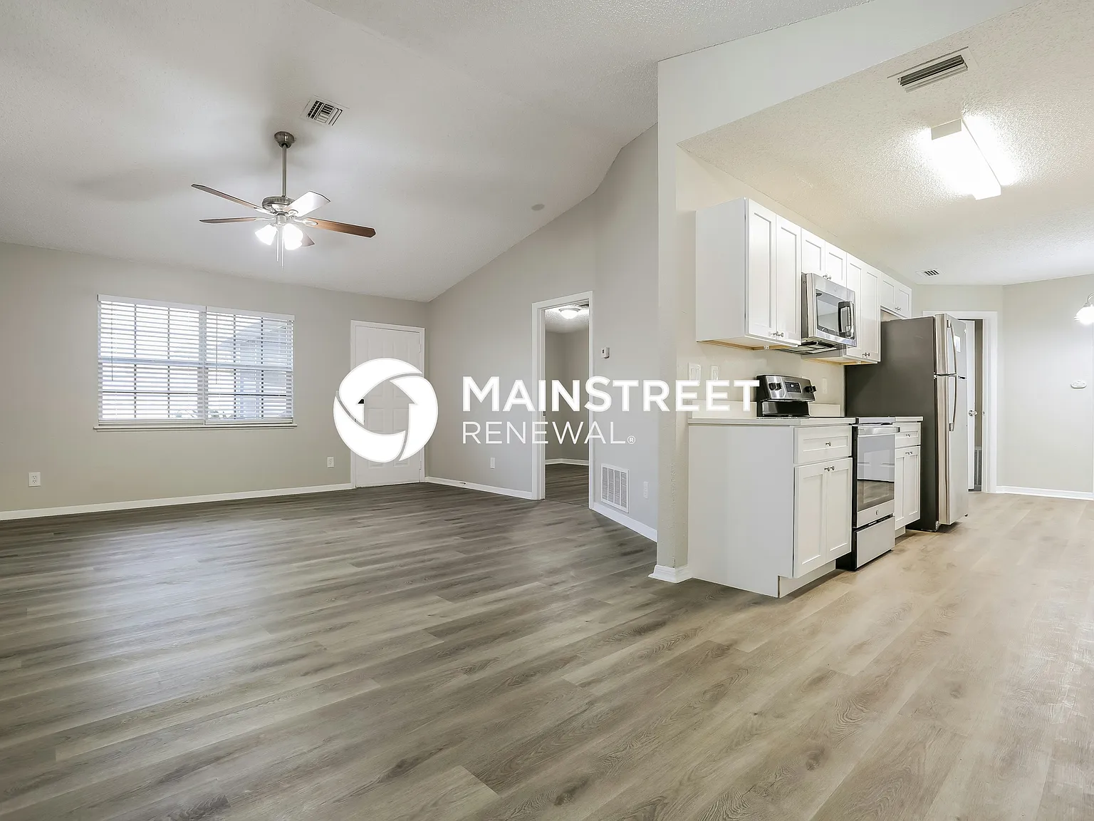 3104 Shamrock Dr — Photo 2