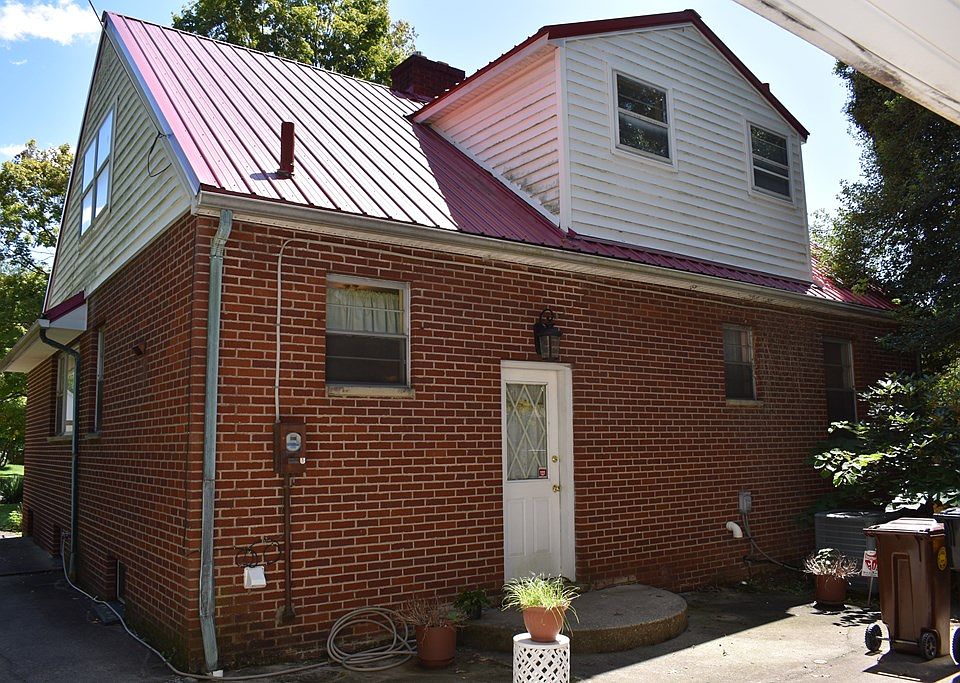 2nd image of 2745 Grandview Ave