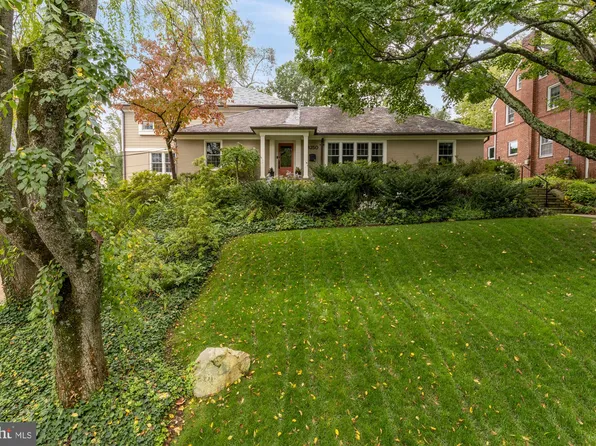 3250 Fessenden St NW, Washington, DC 20008