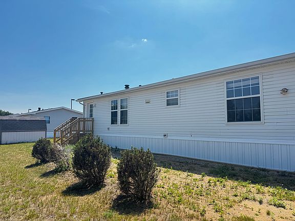 3rd image of 20748 Grandville Rd