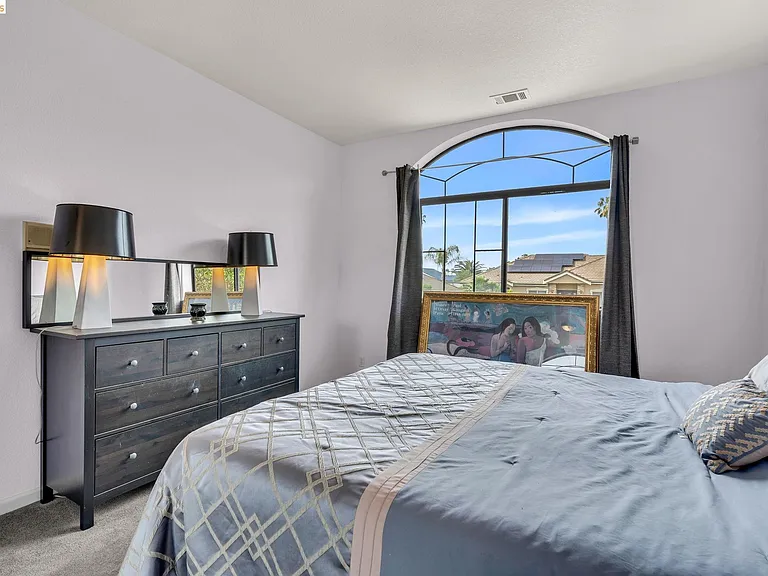 5640 Edgeview Dr — Photo 30