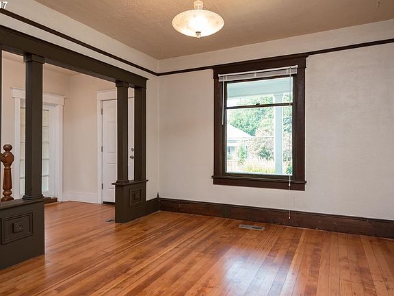 5th image of 2107 Grant St