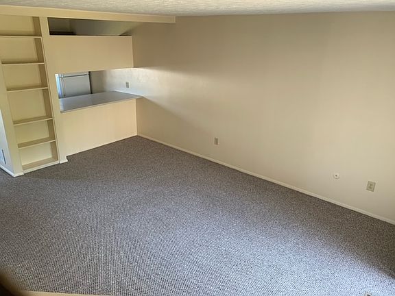 4th image of 127 Orchard Dr #B