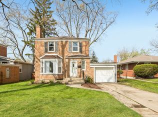8646 Harms Rd, Skokie, IL 60077