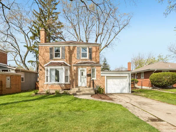 8646 Harms Rd, Skokie, IL 60077