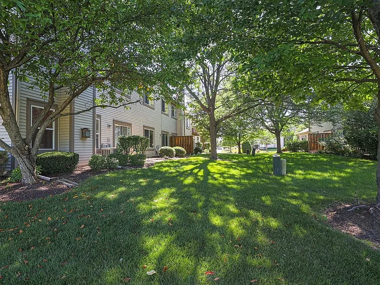 983 Parkhill Cir #983 — Photo 26