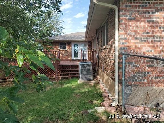 4th image of 64 SW 45th St