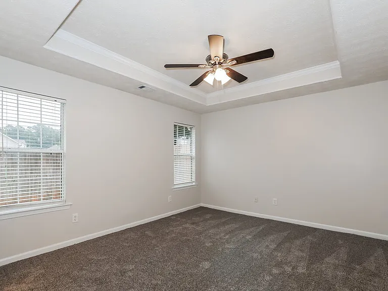 5250 Yellow Pine Dr — Photo 9