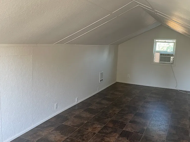 354.5 Greenwood St — Photo 11
