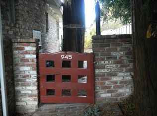 945 Crane St, Menlo Park, CA 94025