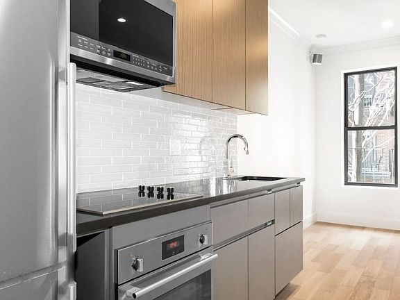 2nd image of 153 Ludlow St APT 4