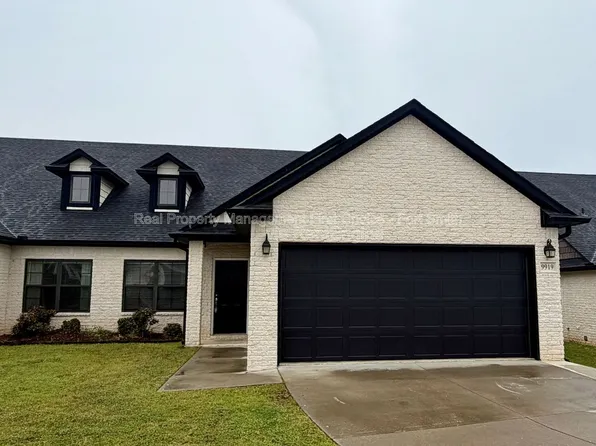 9919 Landry Dr, Barling, AR 72923