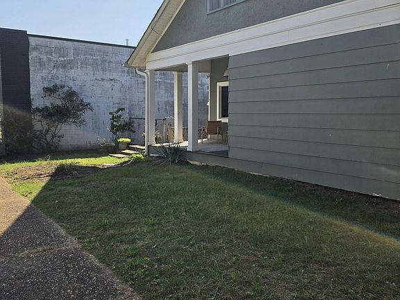 5th image of 512 W Bell Ave