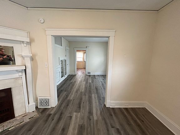 3rd image of 12906 Edmonton Ave #B