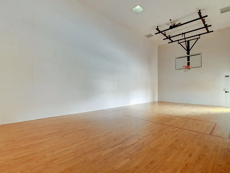 322 Villa Cir #322 — Photo 19