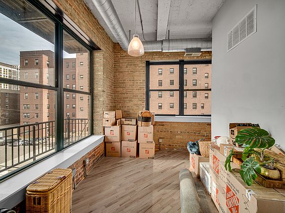 4th image of 1439 S Michigan Ave APT 305