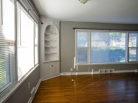 4th image of 193 S Mason St