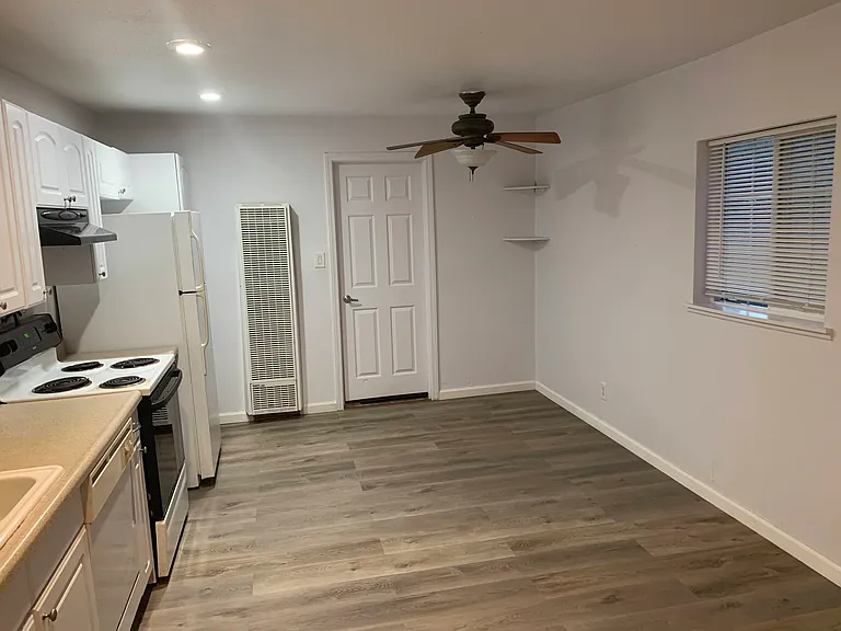 3226 N Sanguinetti Ln #3226 — Photo 4